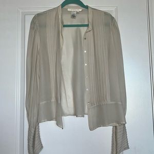 StudioM woman’s us M creme blouse